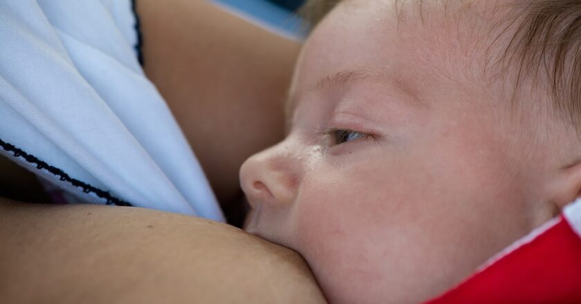 10 Benefits of Breastfeeding: World Breastfeeding Week